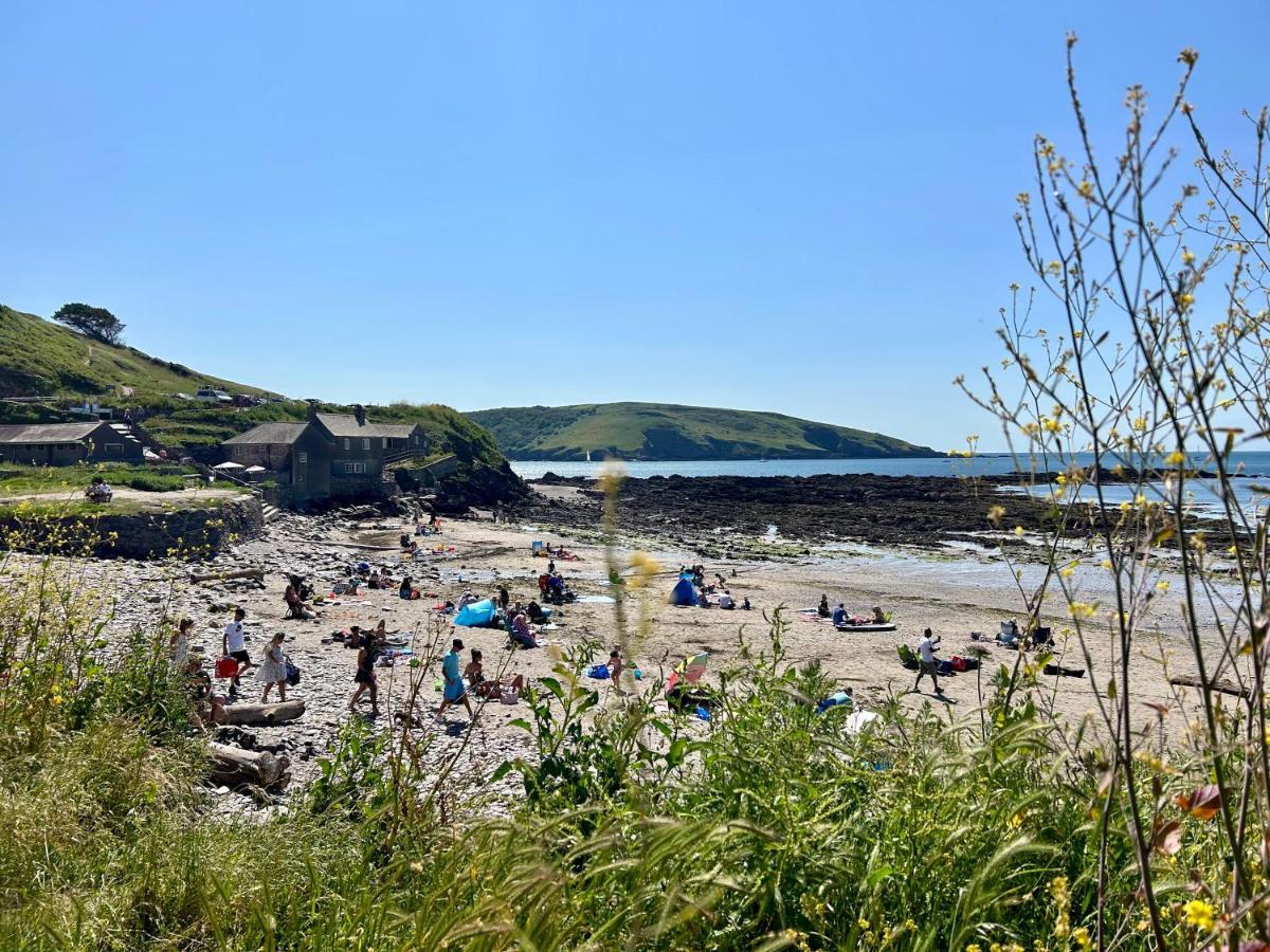 Spacious Cottage In The Village Of Wembury Extérieur photo